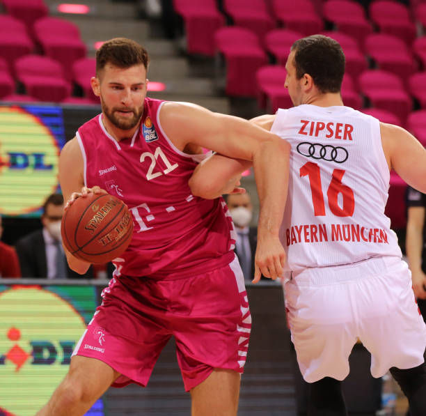 直言不讳地 直言不讳地