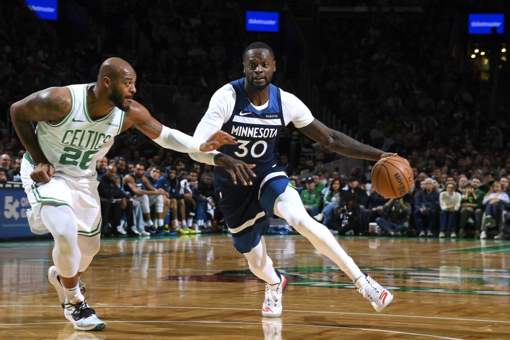 并在比赛中 并在比赛中