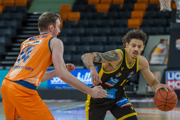 稳定的前锋 稳定的前锋