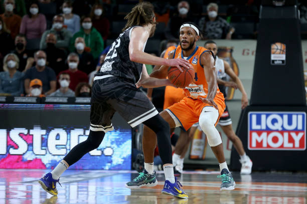 伤病重创 伤病重创